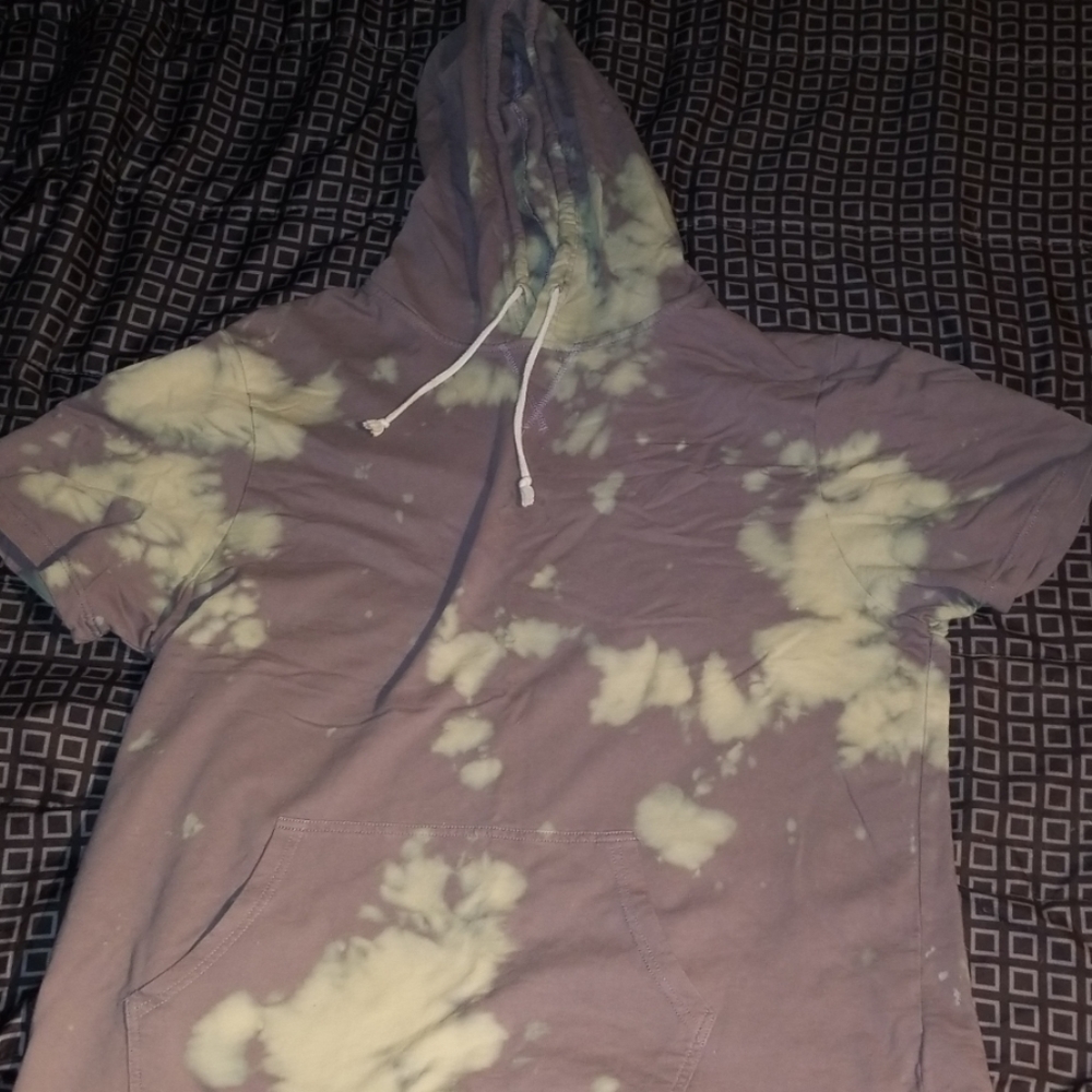 Hodded t-shirt